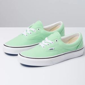 NWOT Vans UA Era Green - SIZE 7.5
